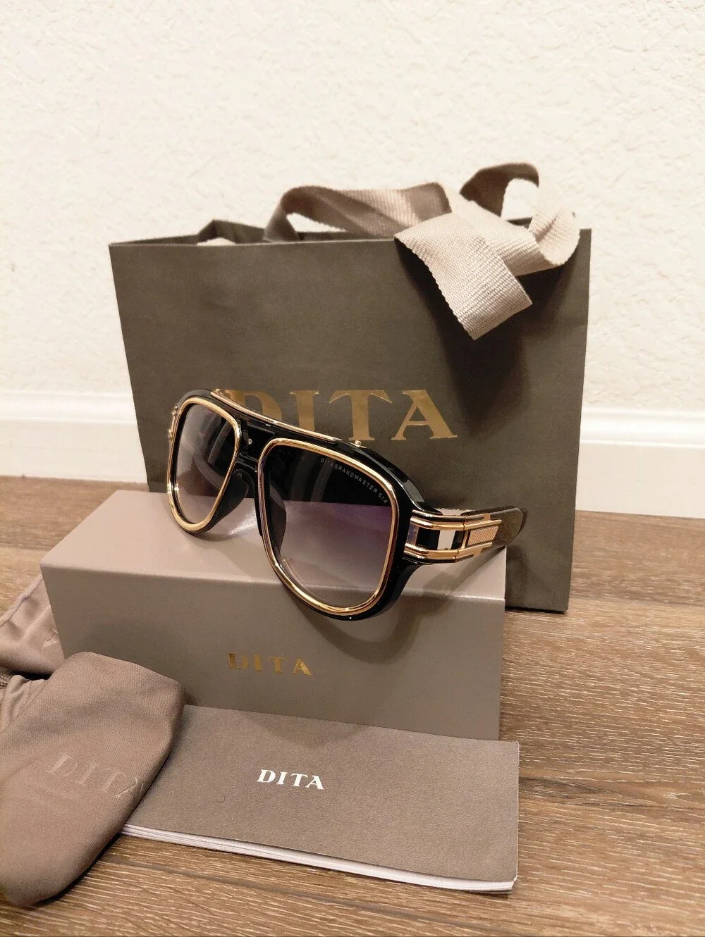 RARE DITA GRANDMASTER SIX Titanium Aviator Black/Gold Sunglasses DTS 900 01A